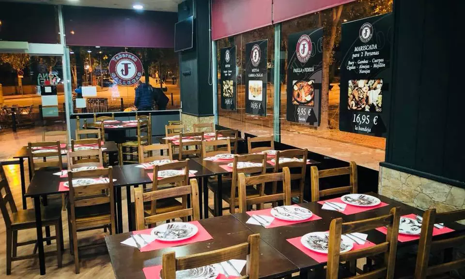 Menú de carne a la brasa para 2 o 4 personas en La Casa Gallega