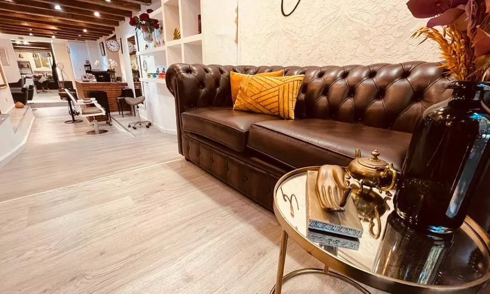 Sesión de peluquería con alisado de keratina brasileño hasta el hombro