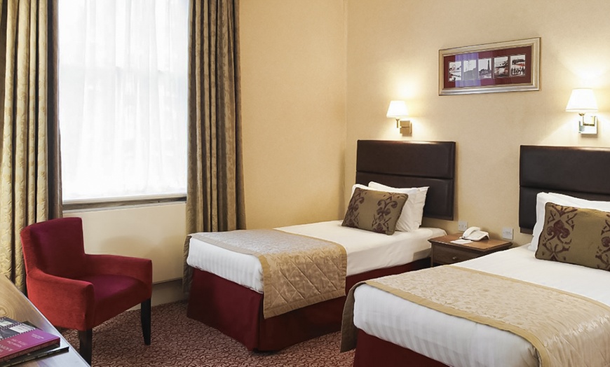 Image 5: Blackpool: Up to 2-Night 4* Stay with Breakfast