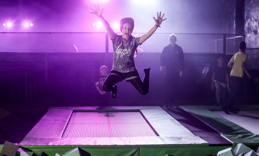 Image 2: One-Hour Trampoline Jumping