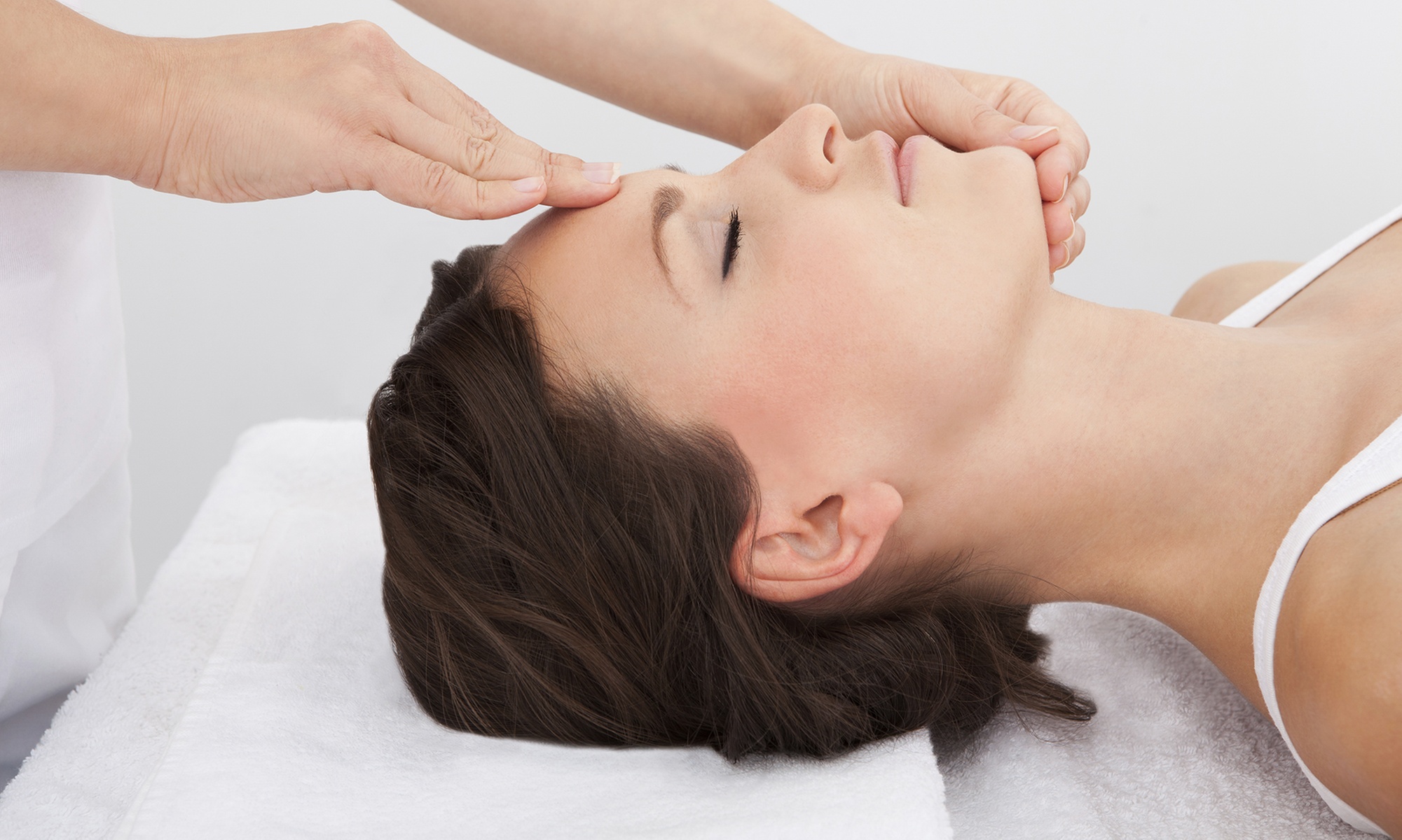 Acne Facial w/ Jelly Mask or Anti-Aging Facial w/ Scalp Massage & More