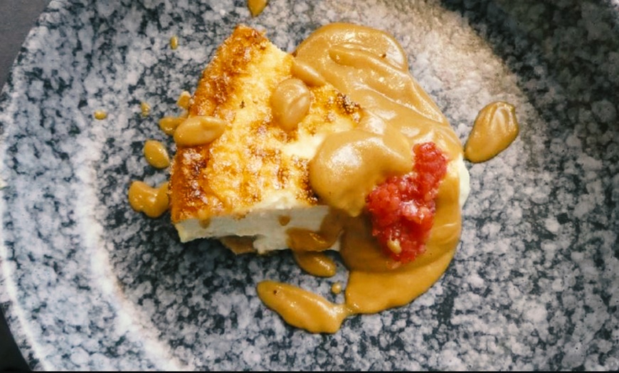 Image 9: Menú degustación de 3 pases y postre con bebida para 2 personas