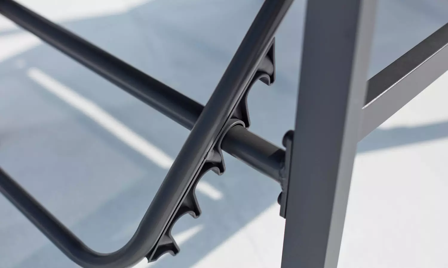 Lot de 2 transats en aluminium avec accoudoirs de Kocoon