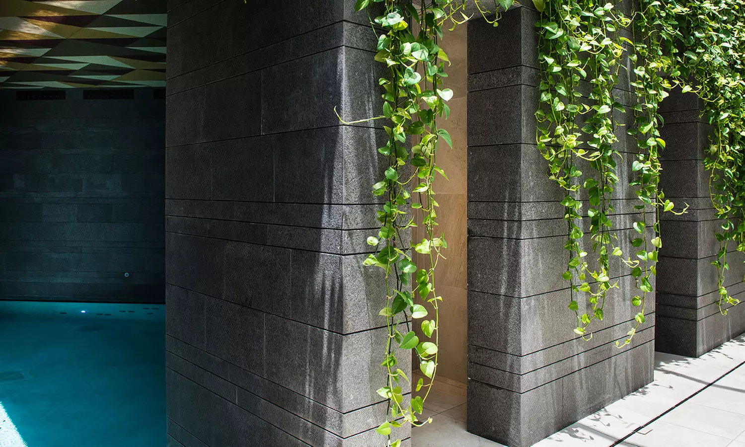 Circuito spa 90 minutos, bebida y masajes de 25 o 50 minutos para 2