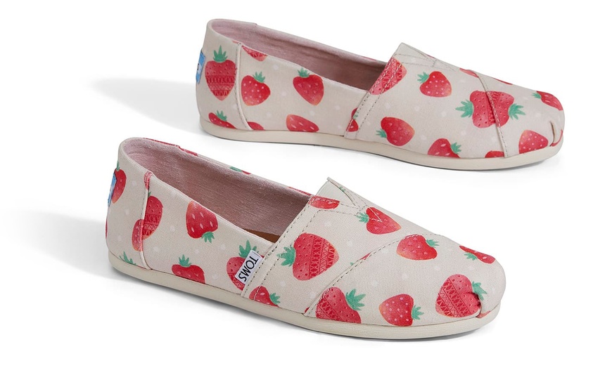 Image 6: Classic Toms Canvas Shoes