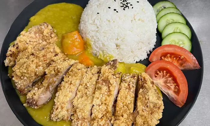 Enjoy Taiwanese Noodles or Rice with Refreshing Bubble Tea!