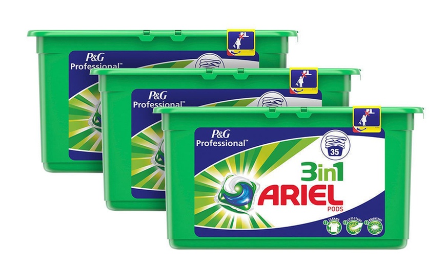 Image 7: Ariel Three-in-One Washing Pods