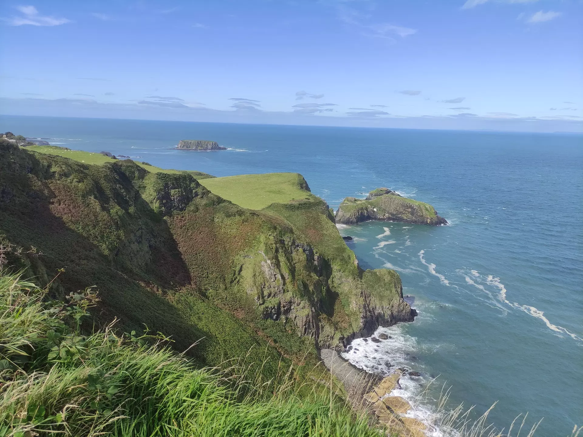 ✈ 6-Days: 2 Irelands - Ultimate Road Trip w/ Air & Car from Worldee