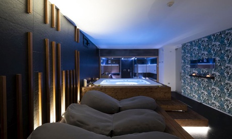 Ingresso Spa privata per 2 persone o massaggio relax per una persona, all'Alkamuri Posh Hotel & Spa