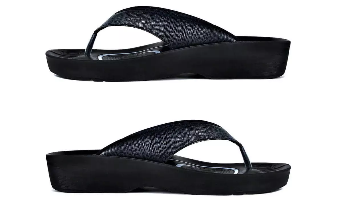 Aerothotic by Aerosoft Women's Comfortable Glossy Thong Sandals - Second Medium