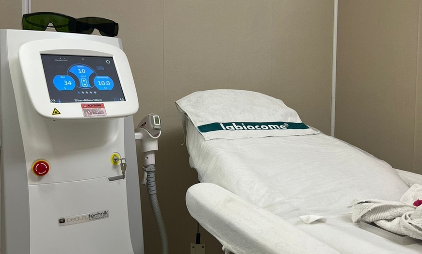 Image 3: 3 Laser-Haarentfernungen an einer Zone nach Wahl für 1 Person