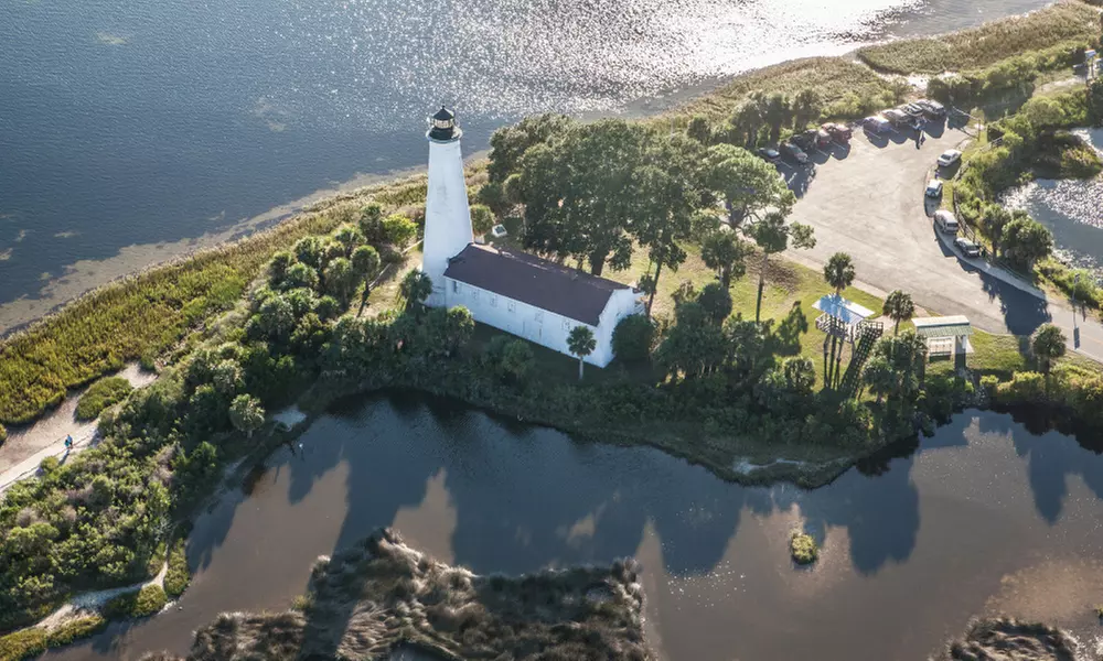 Discover stunning aerial views with KOOLBREEZE HELICOPTERS LLC's 40-minute tours for 2 or 3, up to 20% off - Primary Image