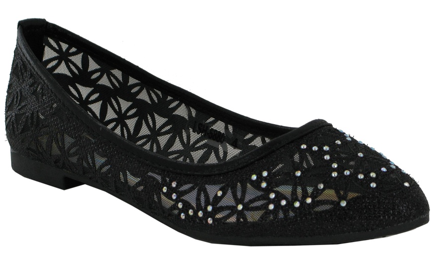 Image 2: Women's Summer Flat Pumps