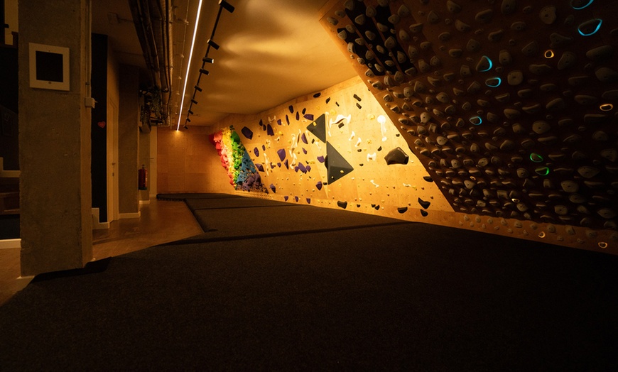 Image 4: Acceso libre a las instalaciones del centro de escalada Uadibloc