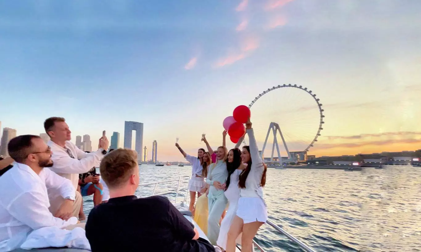 Birthday, Romantic, Bachelor/Bachelorette Party Decorations for Yachts