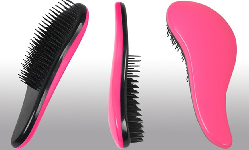 Image 11: Detangling Hair Brushes