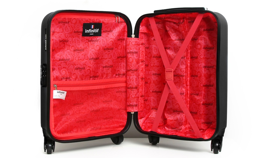 Image 3: Cabin and Vanity Case Luggage Set