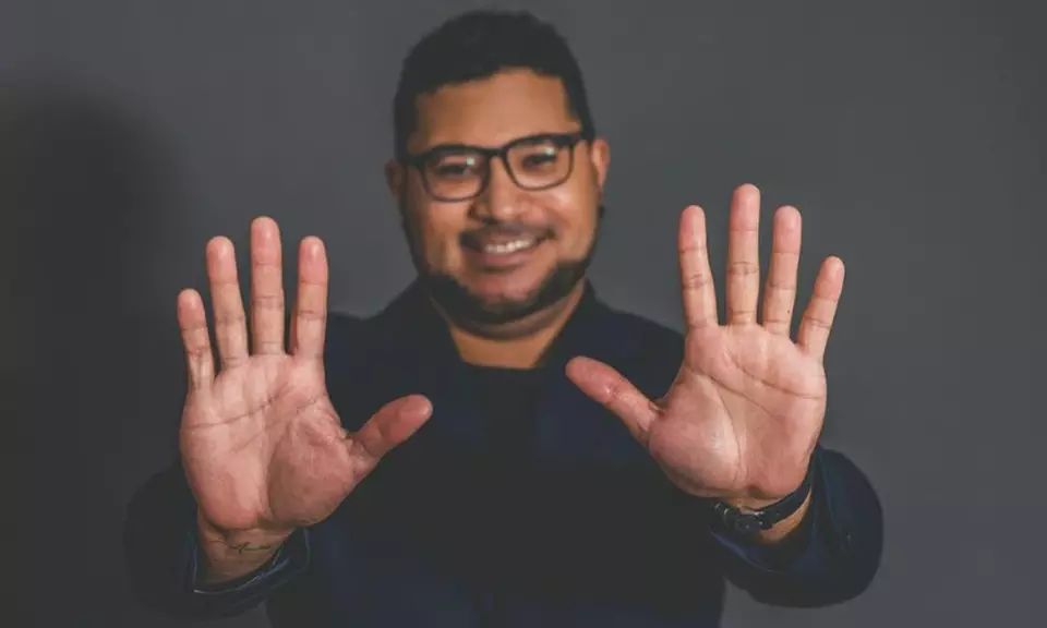 Captura tu mejor pose: sesión de fotografía individual o para 2