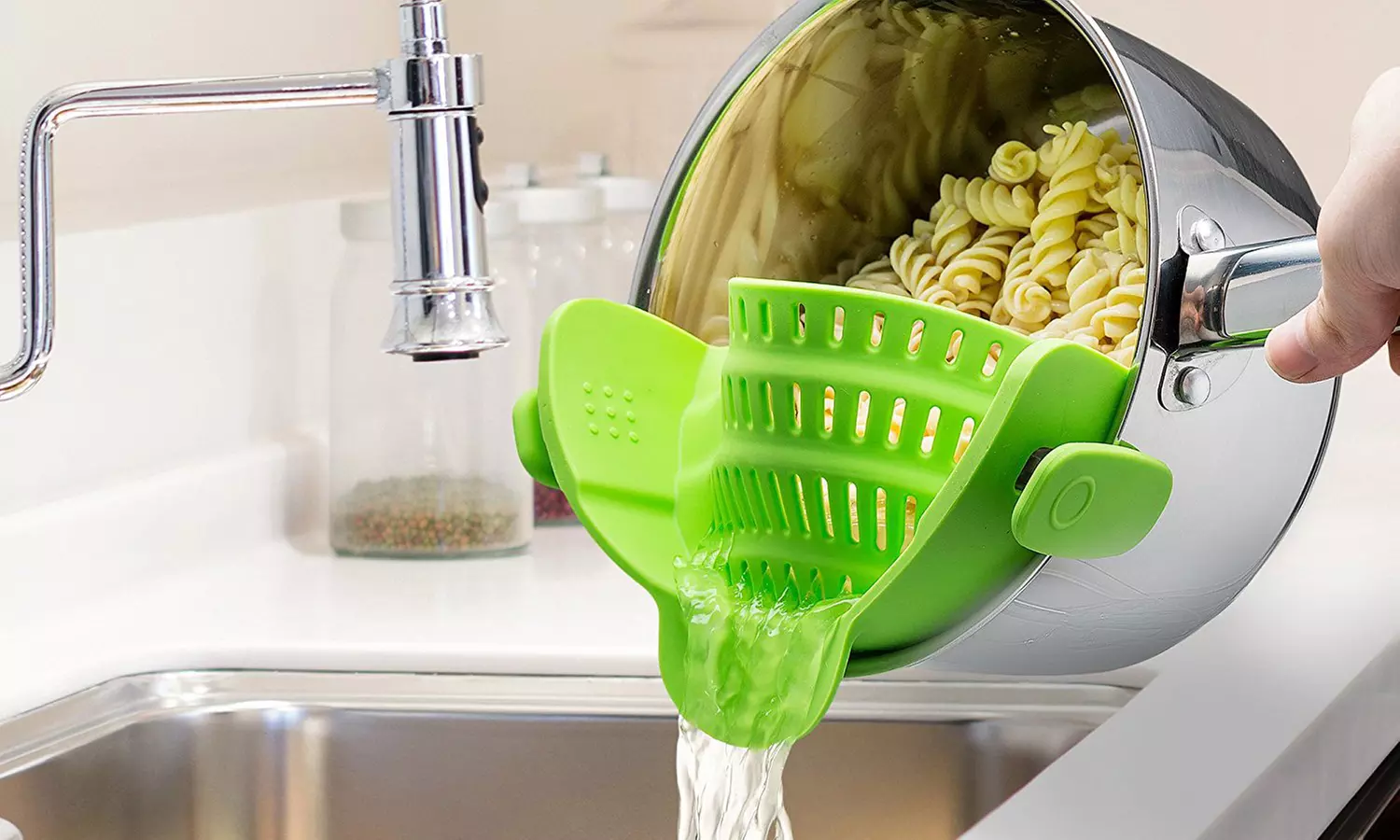 Snap'N Strain Kitchen Strainer - Primary Image