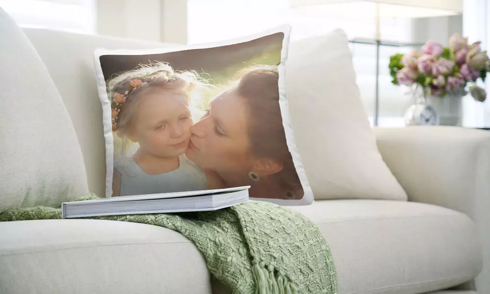 Personalisierbares Foto-Kissen (78% sparen*) - Primary Image