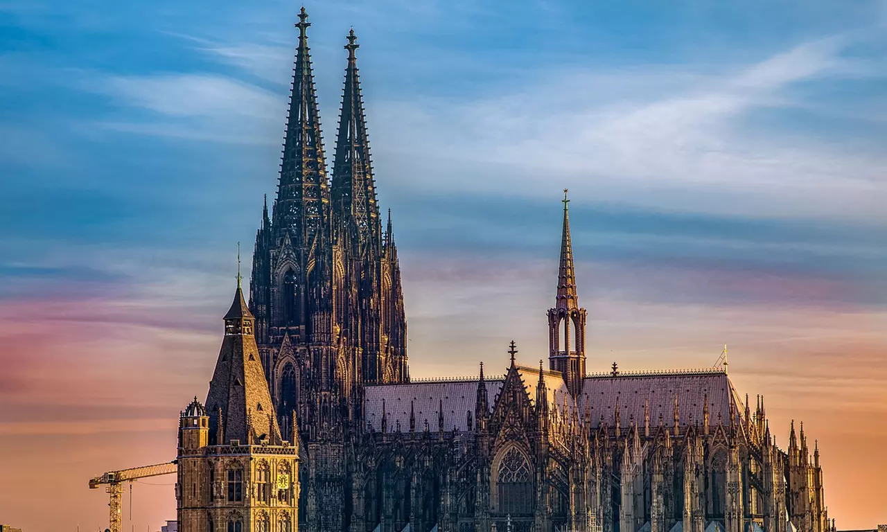 Köln: 1-2 Nächte im Doppelzimmer mit Frühstück und Wellness