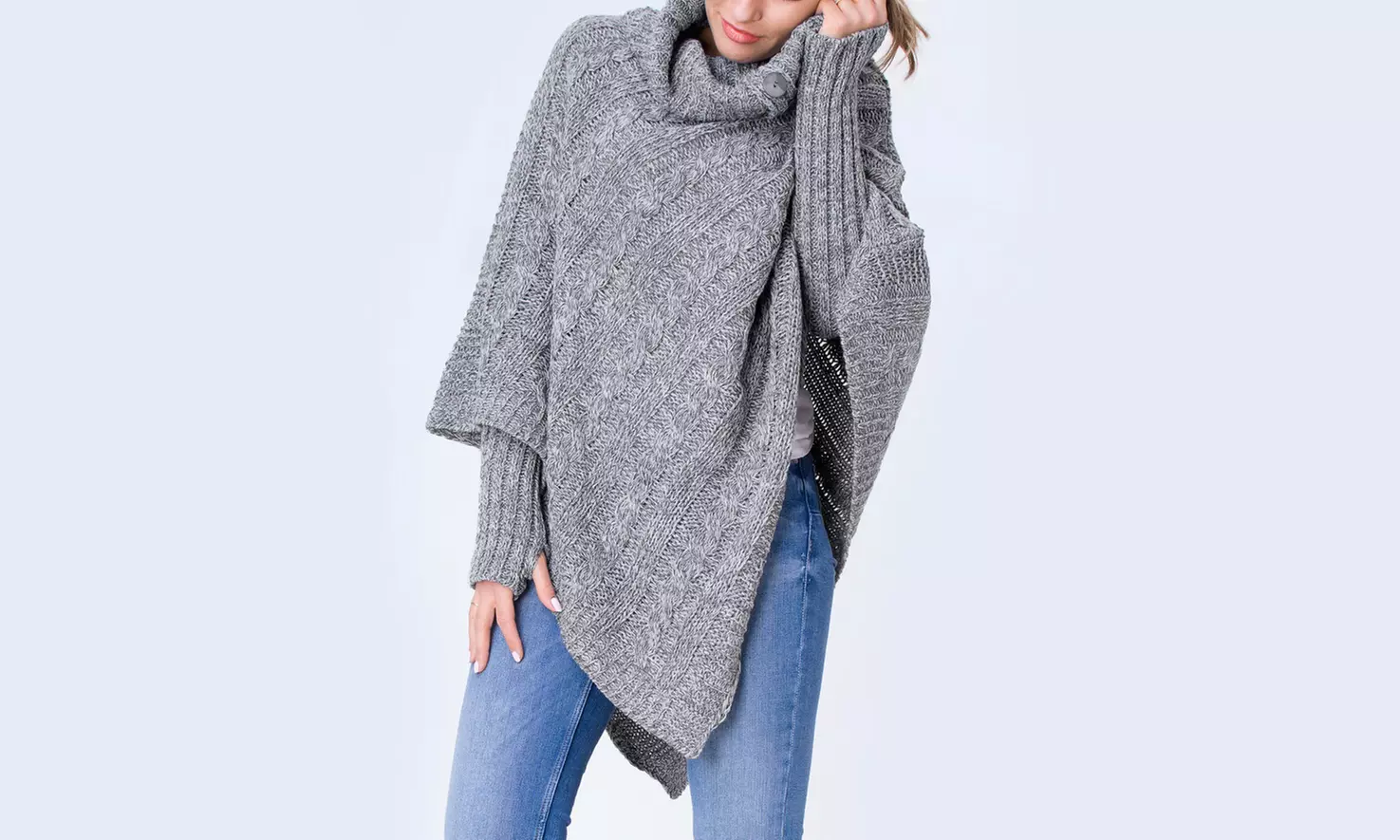 Strick-Poncho Noemi mit Rollkragen und abnehmbaren, langen Ärmeln in der Farbe nach Wahl - Second Medium