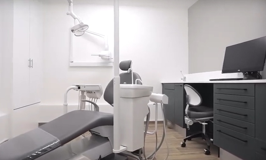 Image 4: Dental Checkup w/ Scale & Polish, Full Hygienist Treatment and X-Rays