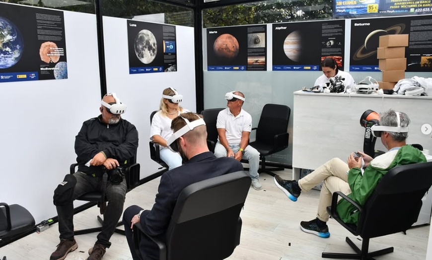 Image 2: Navegación virtual con vistas a la bóveda celeste para 1 o 2 personas