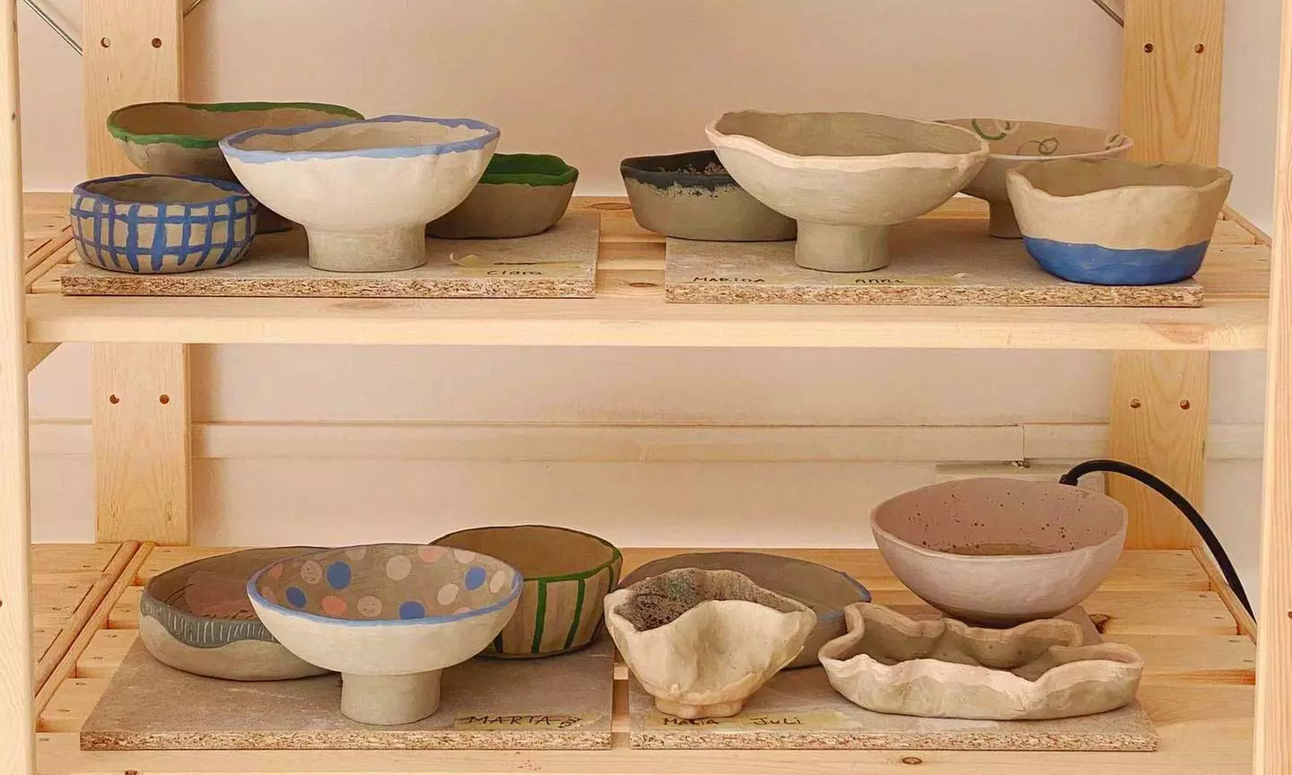 Taller de cerámica con opción a dos copas de vino para 1 o 2 personas