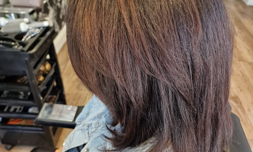 Image 3: One Wash, Cut and Blow Dry Service with(out) OlaPlex Treatment