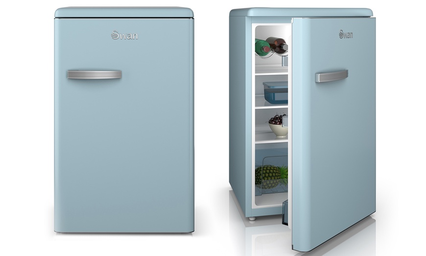 Image 10: Swan Retro-Style Fridges