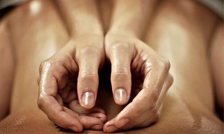 Séance de réflexologie d'1h ou modelage thaï ou aux huiles chaudes d'1h15 à l'institut Clelia Karuna