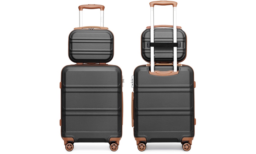 Image 3: Three-Piece Suitcase and Holdall Bag Set