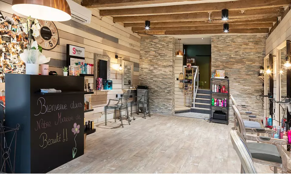 Massage du corps de 60 min ou soin du visage au choix de 60 min