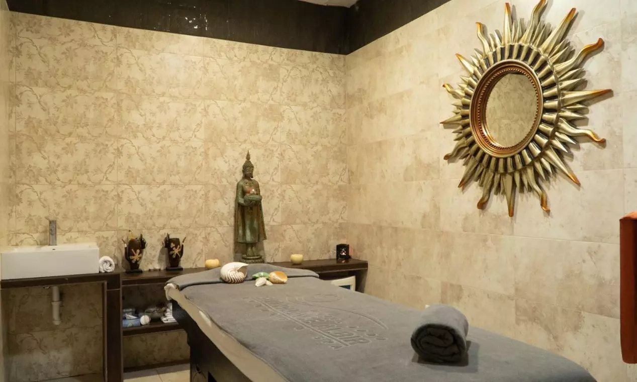 Circuito spa de 60 minutos para 1 o 2 con cava y buffet libre a elegir