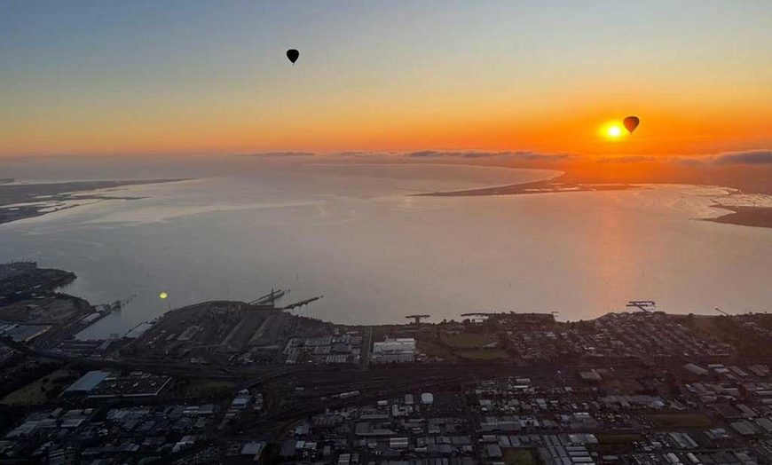 Image 4: Floating Adventure: Geelong Hot Hair Balloon Flight 