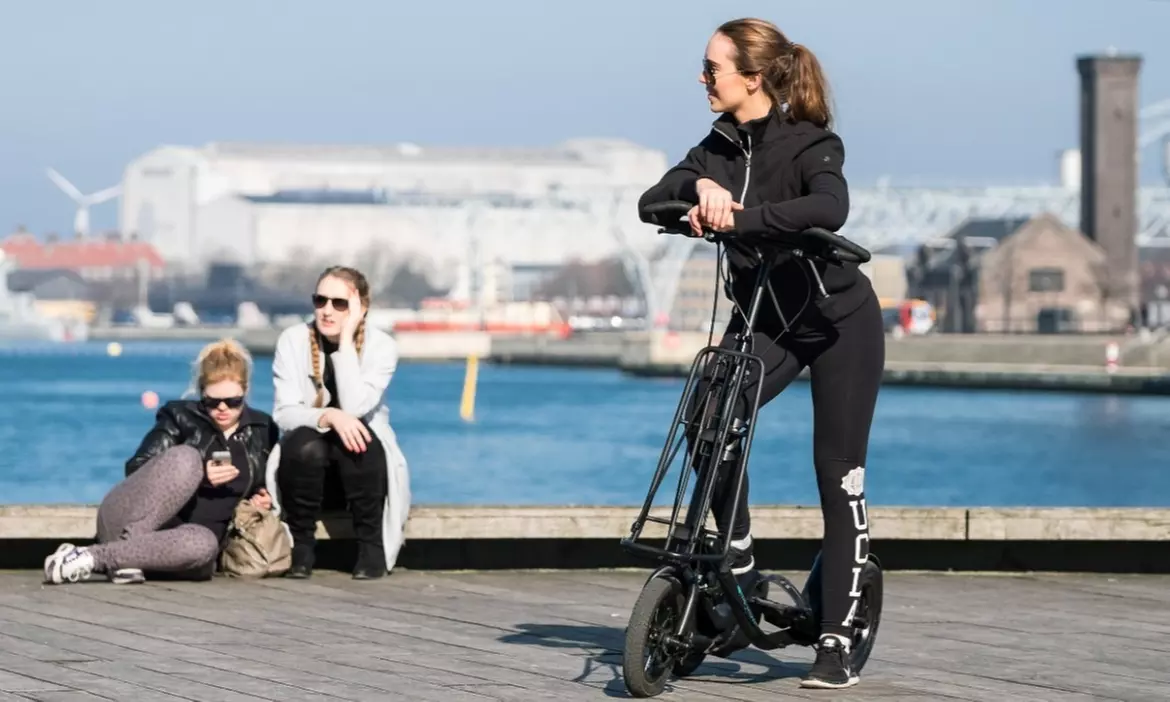 Me-Mover: 1 of 5 verhuur op de 'stepmachine op wielen' - Primary Image