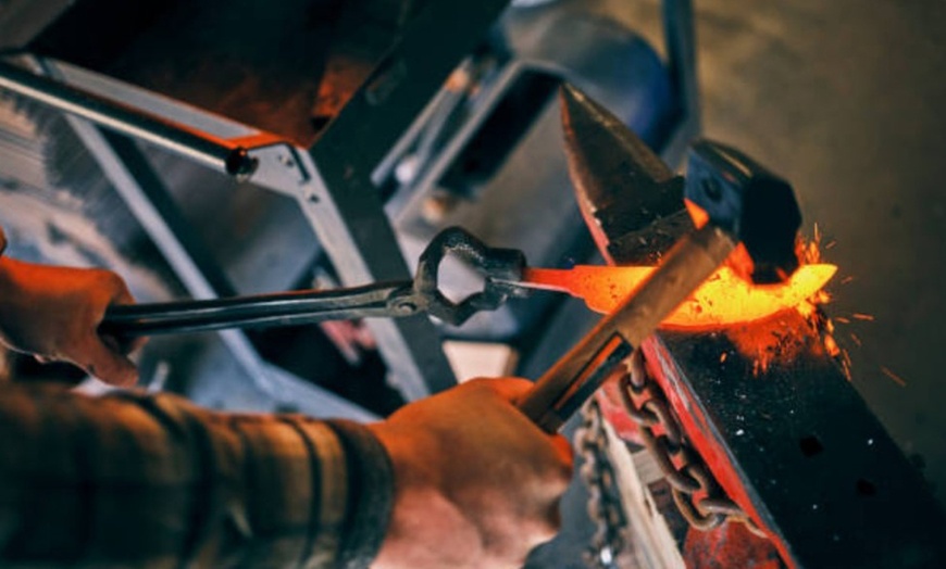 Image 1: Curso de forja: crea tu propio cuchillo en 3 horas
