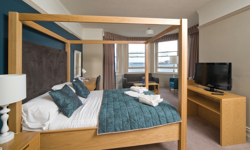 Image 5: Weymouth: Standard Double or Twin Room with Breakfast