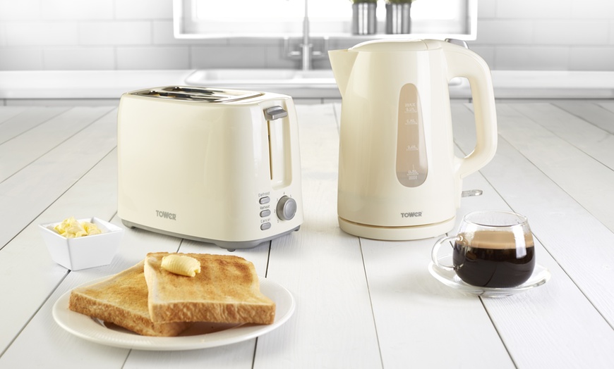 Image 10: Tower Toaster and Kettle Set