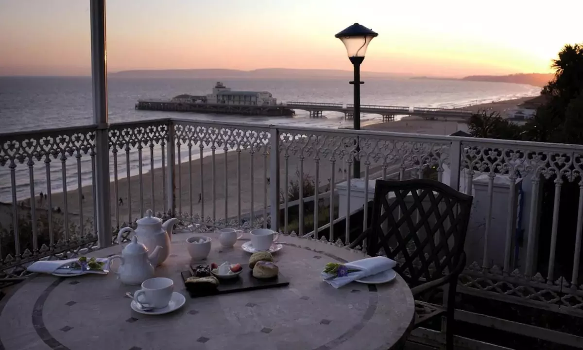 Bournemouth: Standard Double with Breakfast