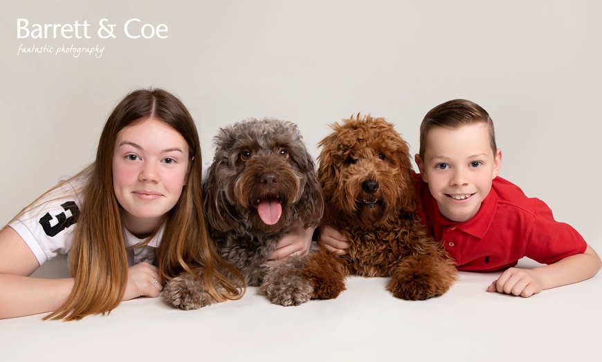 Image 8: Say Paw-lease! Pet Photoshoot + 8"x6" Print – Save up to 91%