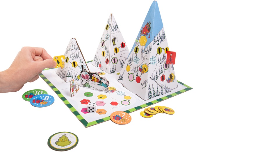 Image 2: Grinch 3D Board Game