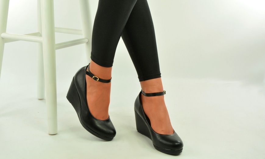 Image 6: Women's Ankle Strap Wedges