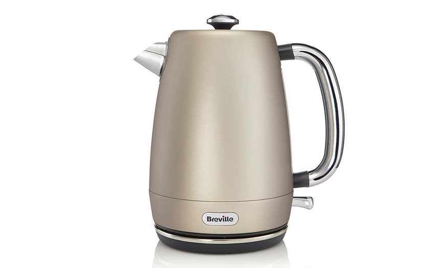 Image 4: Breville Kettle and Toaster Set