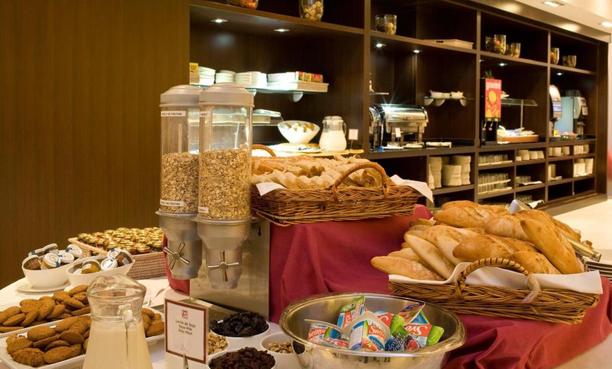 Image 18: Barcelone : chambre double avec petit-déjeuner et accès spa