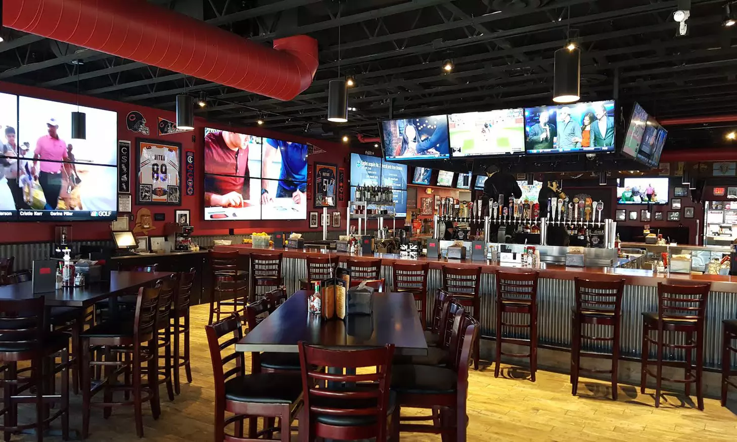 Pizza and Drinks for Two or Four at Rosati's Sports Pub - Old Town (40% Off) - Primary Image