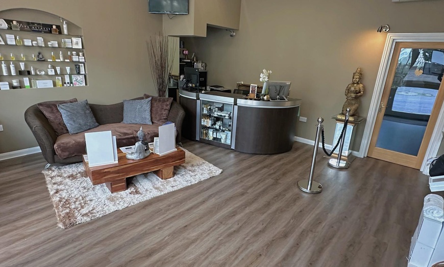 Image 9: 30 or 60-Min Aromatherapy Massage, 40-Min Hot Stones & Massage & More