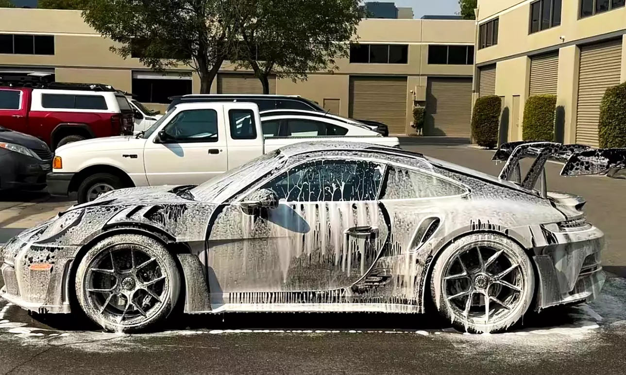 Absolute Recreational Rentals offers Mobile Detailing 3-month Contract Premium Package (Up to 38% Off)