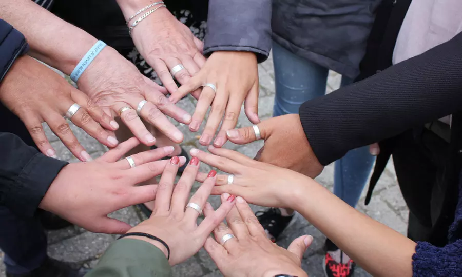 Sla aan het smeden: bij deze workshop ontwerp en maak je je eigen zilveren ring op locatie naar keuze, met 20% korting - Second Medium